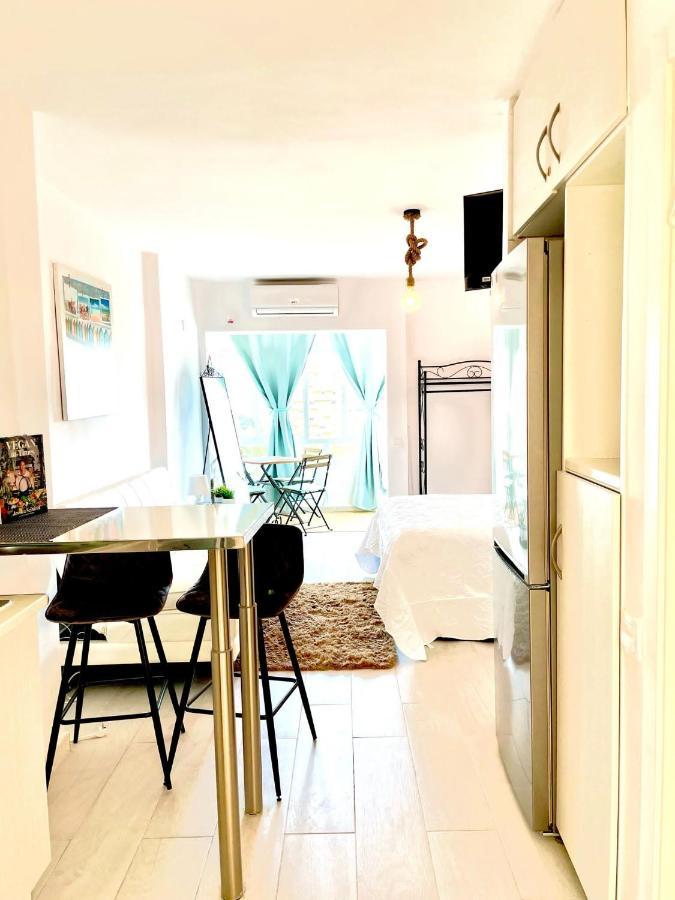 Costa Del Sol Vacacional Apartman Benalmádena Kültér fotó